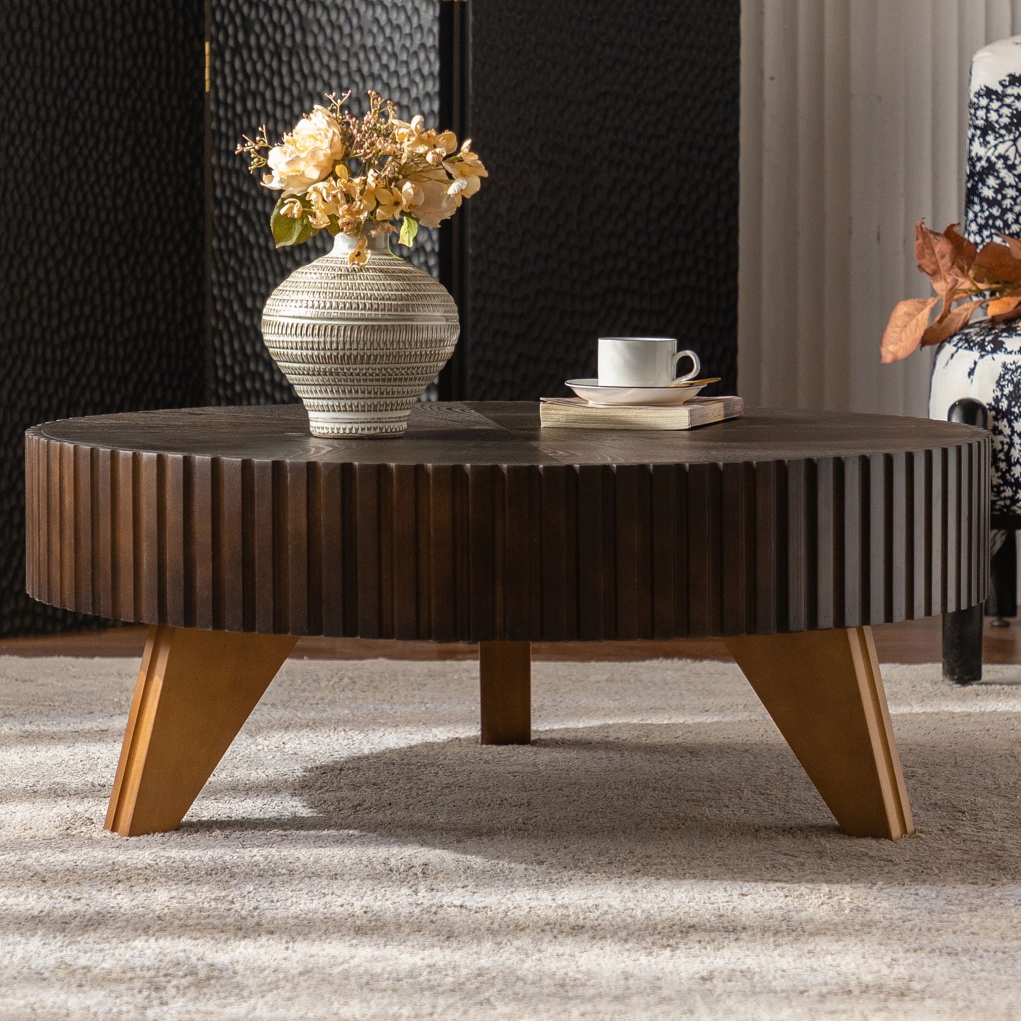 Round Retro Coffee With Solid Wood Legs
