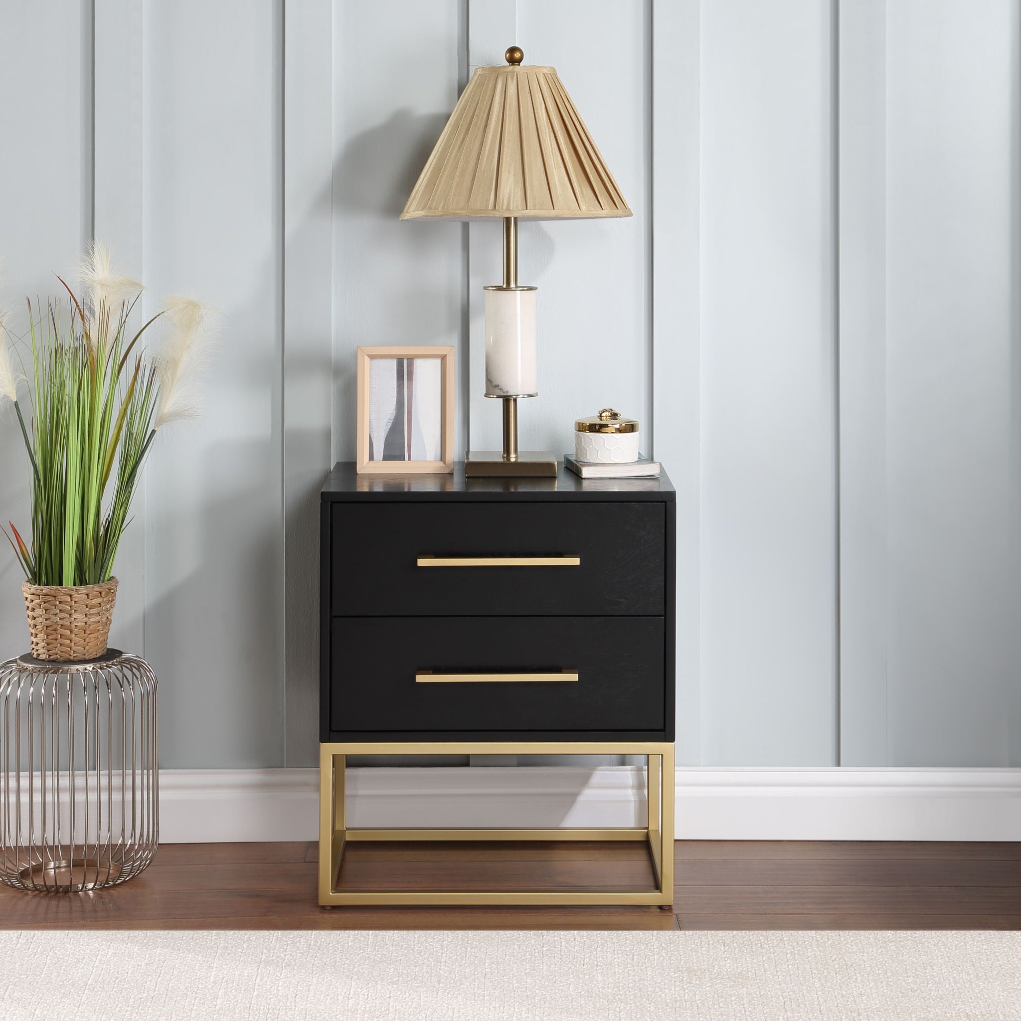 Maxine - Night Stand