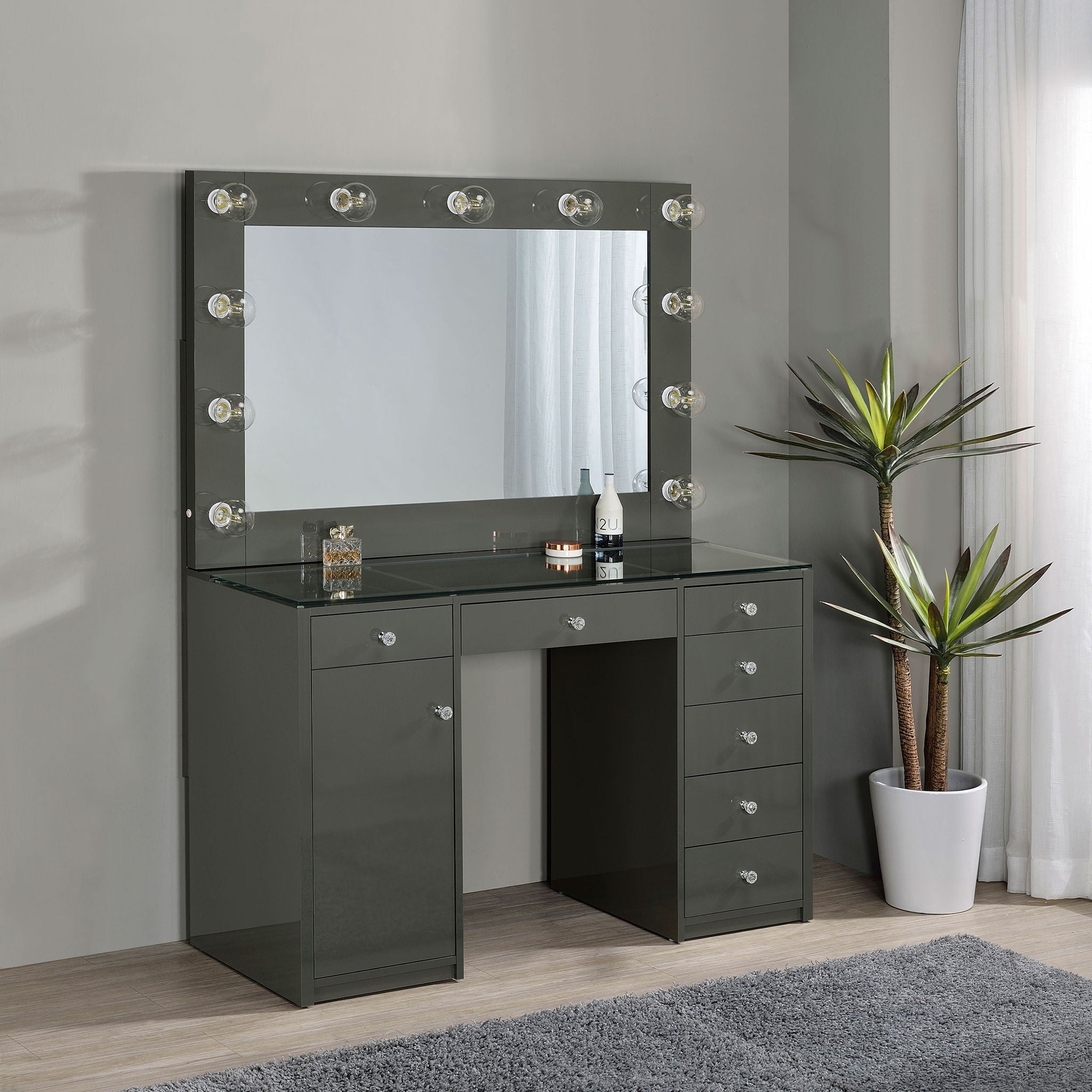 Fern - 7 Drawer Vanity Set With Mirror And Globe Lights