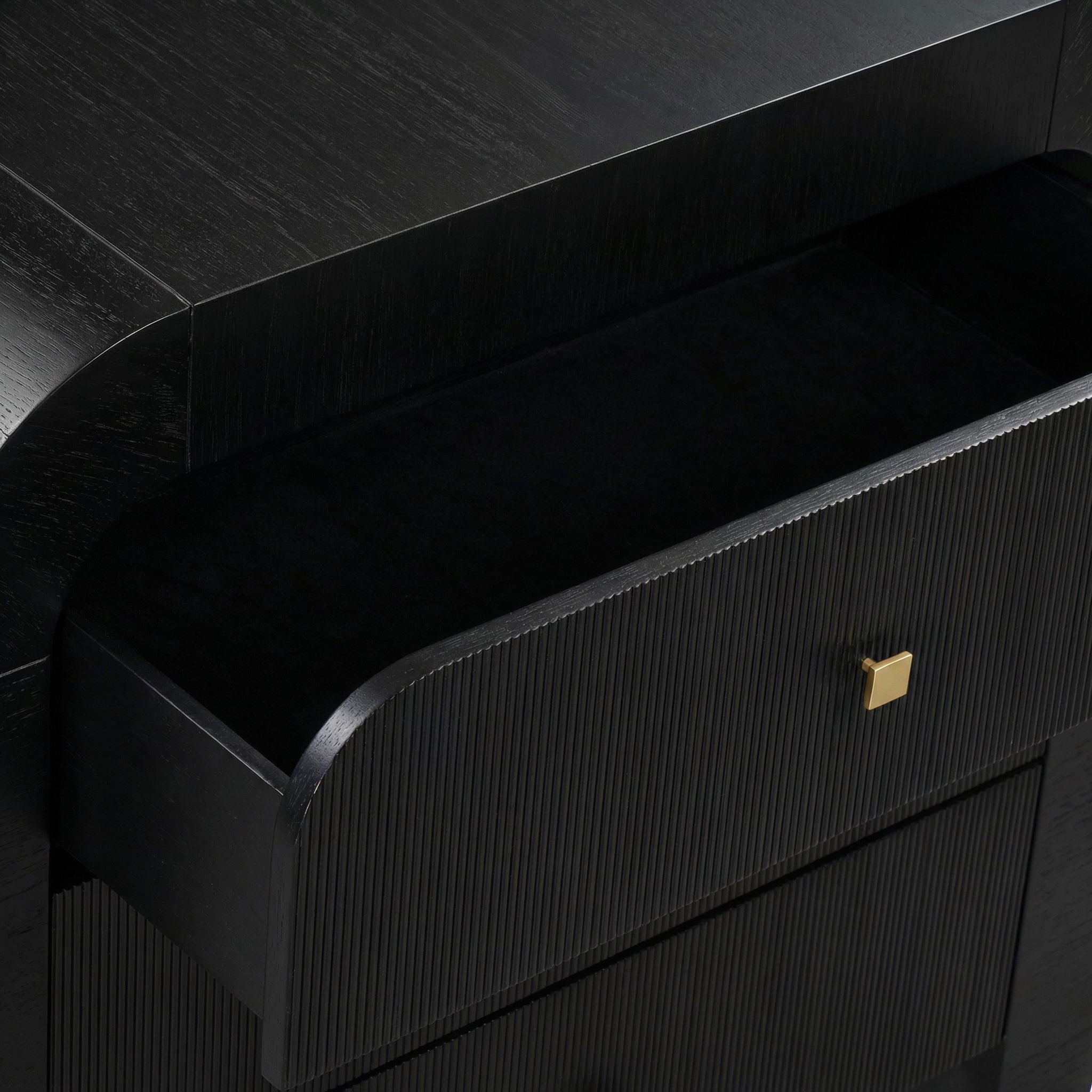 Hump - Bedside Chest