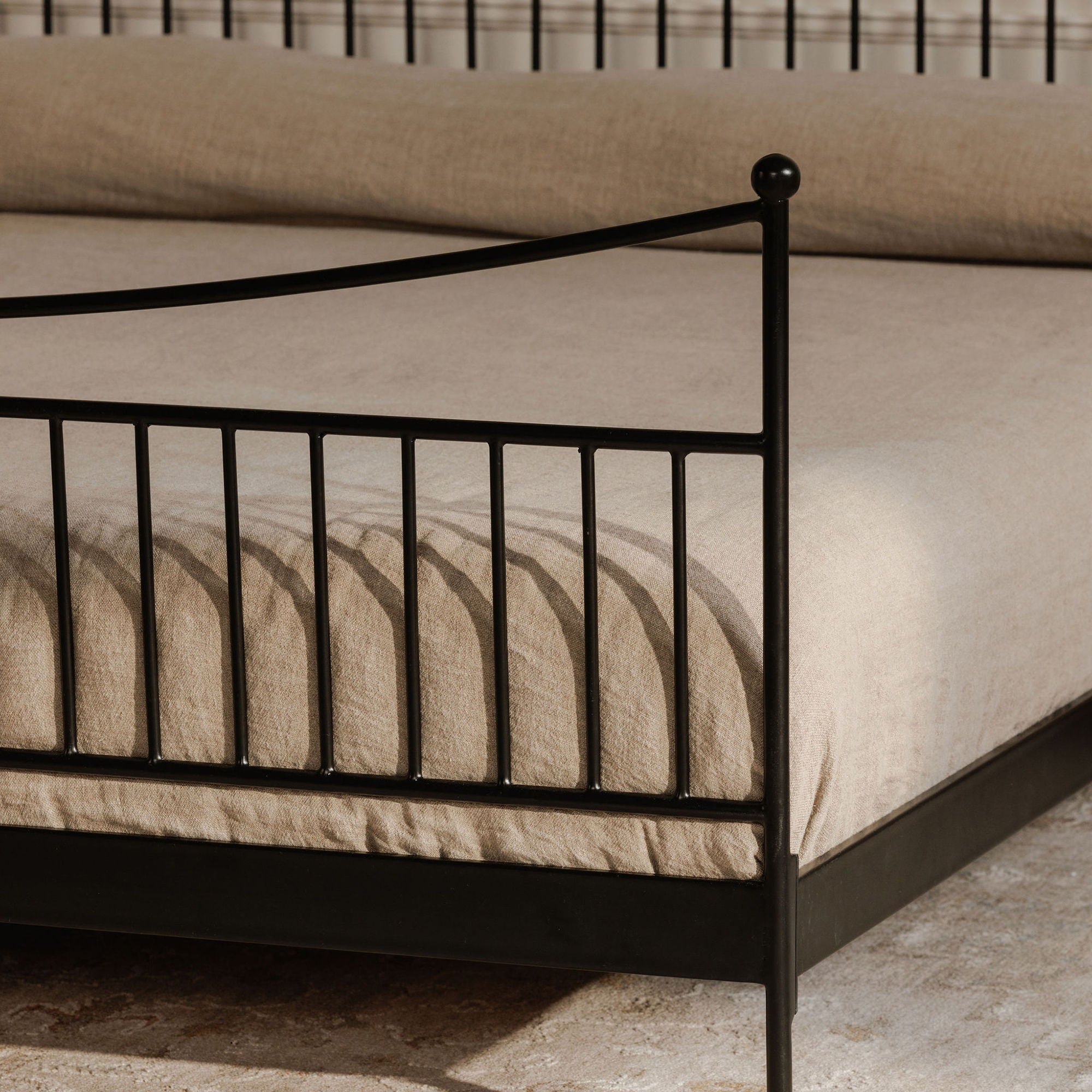 Monet - Queen Bed - Black